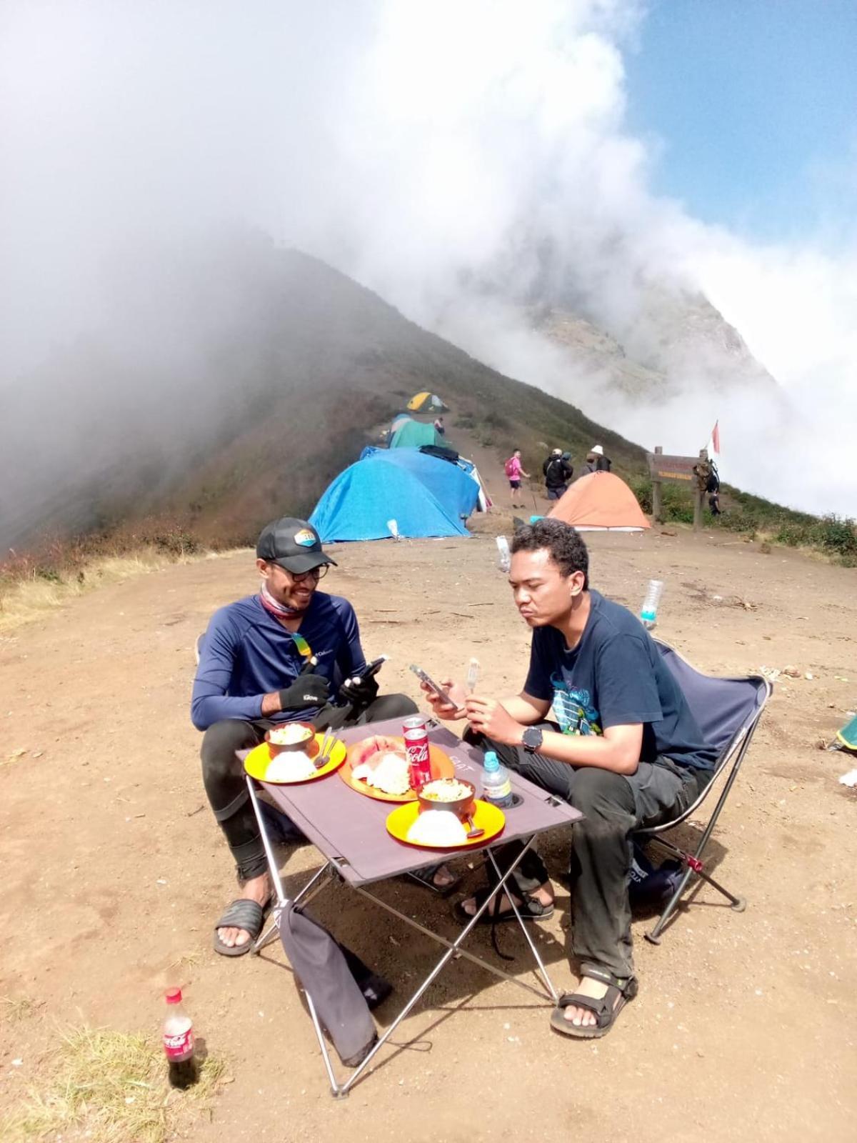 Tatasya Homestay Senaru Bagian luar foto